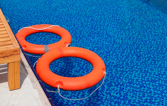 todavia-puedes-reservar-online-piscina-comunitaria-verano.jpg