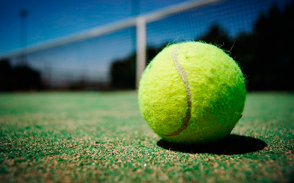disfruta-padel-tenis-pistas-comunidad-reservandolas-online.jpg